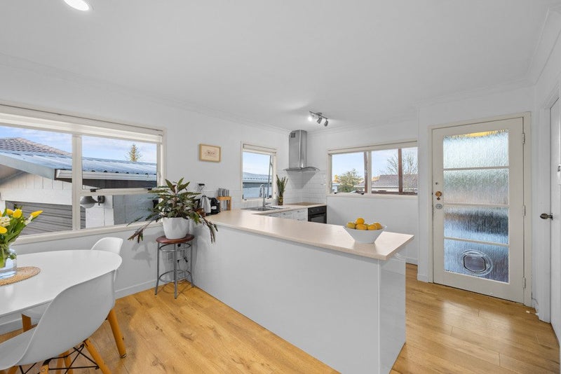 15 Landow Place, Henderson, Auckland - Carousel 2