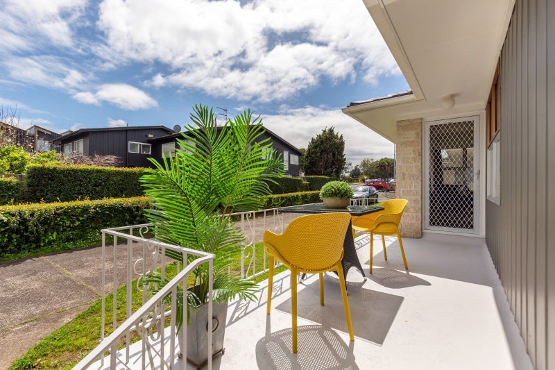 2/48 Taharoto Road, Takapuna, Auckland - Carousel 2