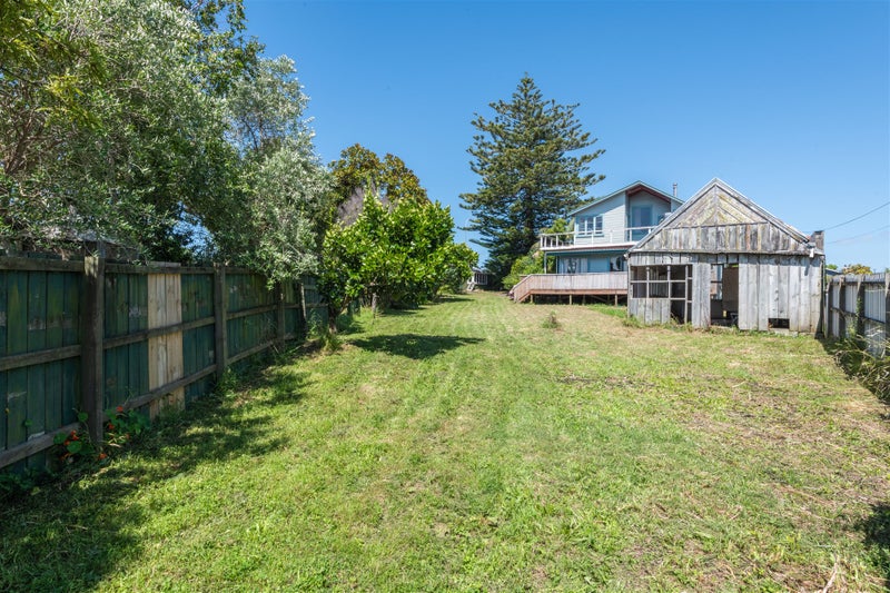 4 Brandon Road, Glen Eden, Auckland - Carousel 2