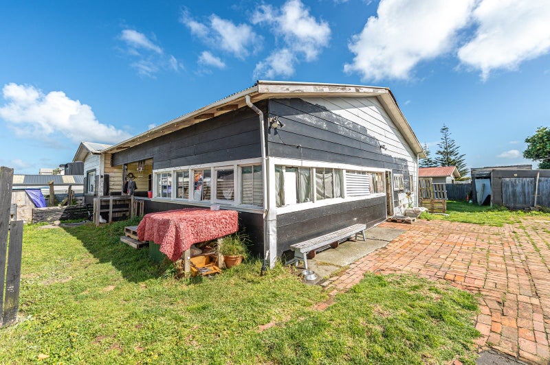 39 Cornfoot Street, Castlecliff, Whanganui - Carousel 1