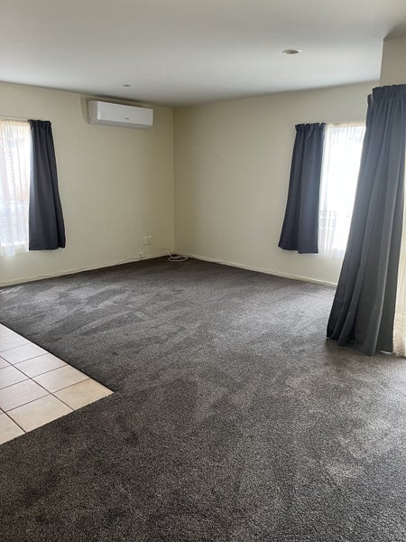 1/57 Gladstone Road, Northcote, Auckland - Carousel 2