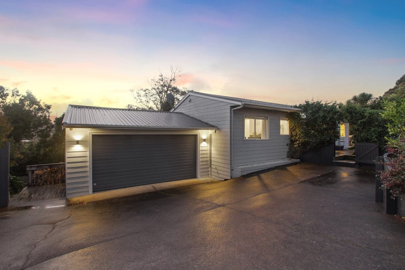 20A Thomas Avenue, Te Atatu Peninsula, Auckland - Carousel 1