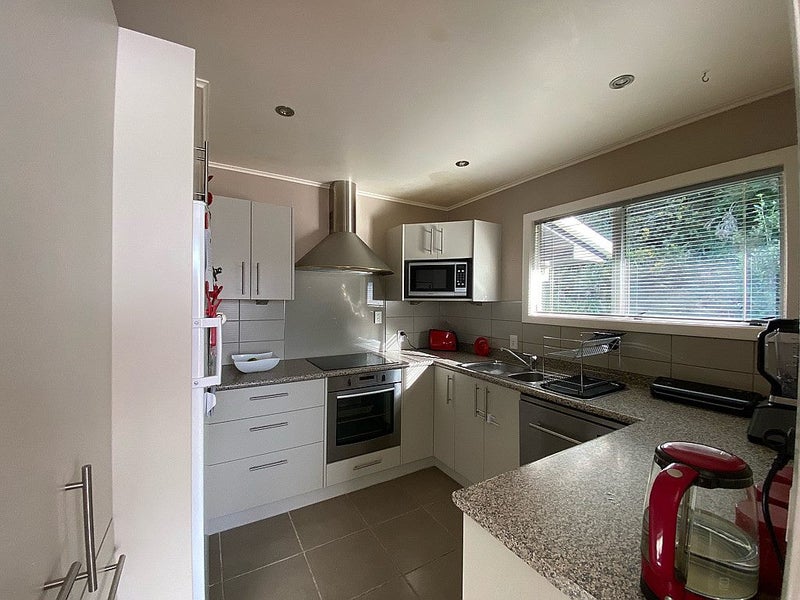 29 Wisteria Grove, Maungaraki, Lower Hutt - Carousel 2