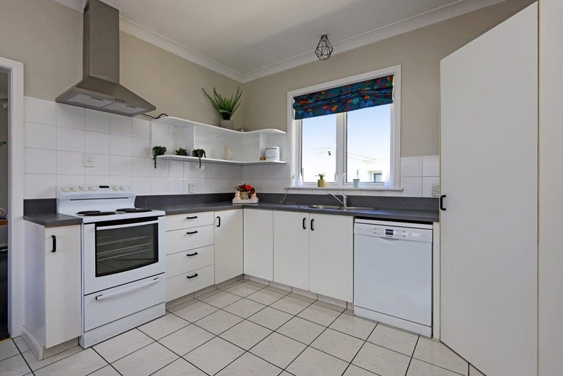 215 Mayfair Avenue, Mayfair, Hastings - Carousel 2