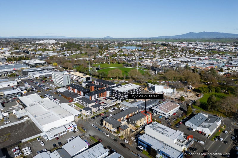 5/9 Vialou Street, Hamilton Central, Hamilton - Carousel 11