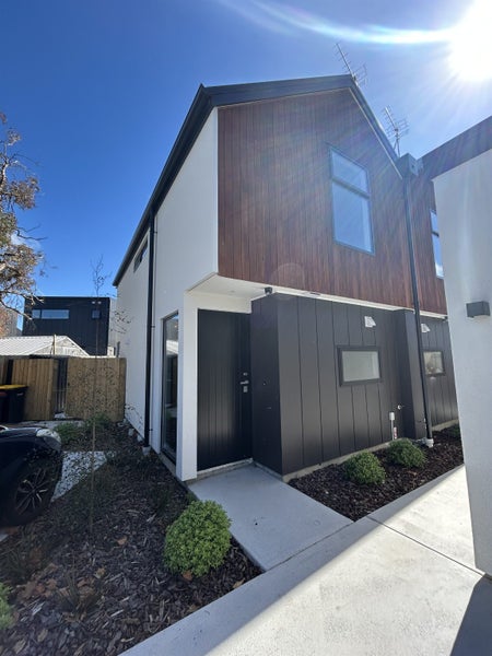 4/7 Bunyan Street, Waltham, Christchurch - Carousel 1