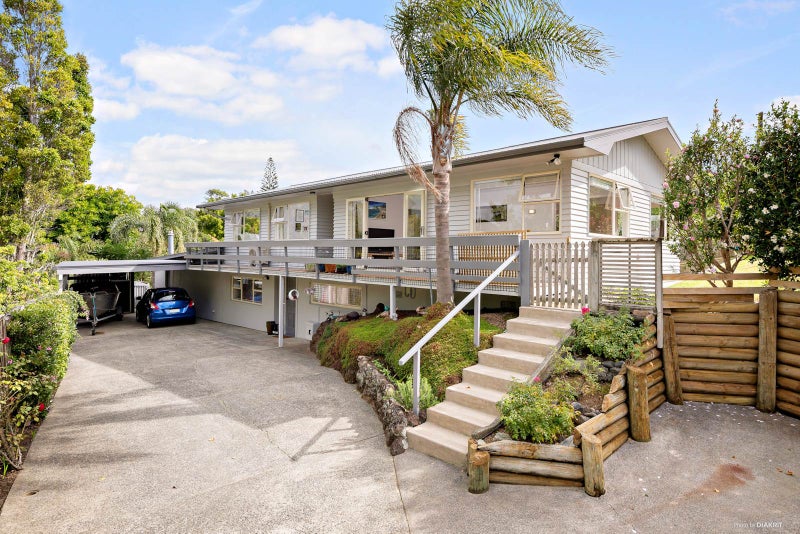 81A Beach Road, Mellons Bay, Auckland - Carousel 2