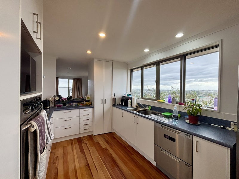 18 Overdale Drive, Cashmere, Christchurch - Carousel 2