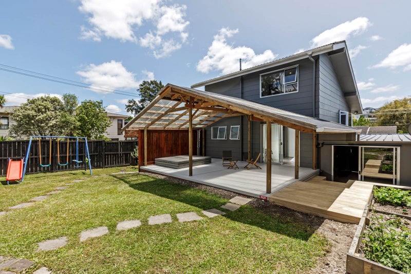 2/0 Glenvar Road, Torbay, Auckland - Carousel 1