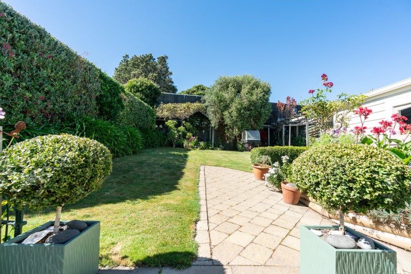 13 West Road, Northland, Wellington - Carousel 30