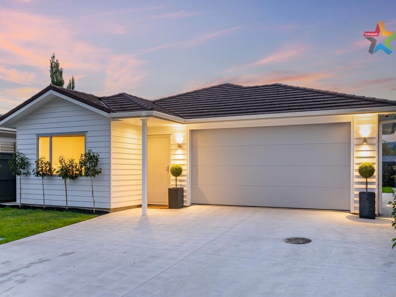 7 Ford Road, Manor Park, Lower Hutt - Carousel 1