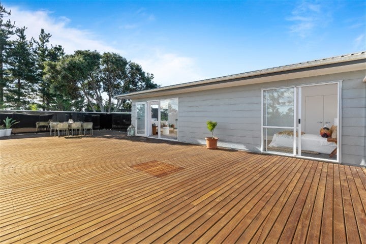 156 Albany Highway, Greenhithe, Auckland - Carousel 17