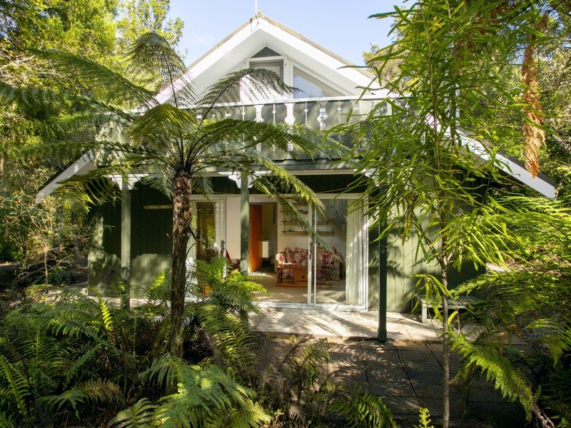 1 Kaiuru Avenue, Pukawa Bay, Tūrangi - Carousel 1