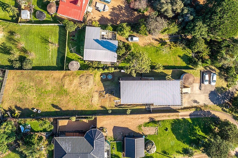 26 Kennedy Road, Surfdale, Waiheke Island - Carousel 17