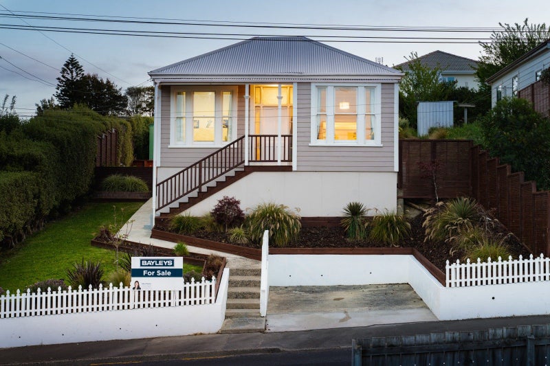 4 Glen Road, Mornington, Dunedin - Carousel 1