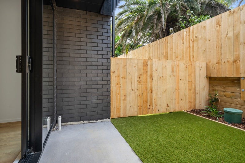 48 Torrington Crescent, Glen Innes, Auckland - Carousel 12