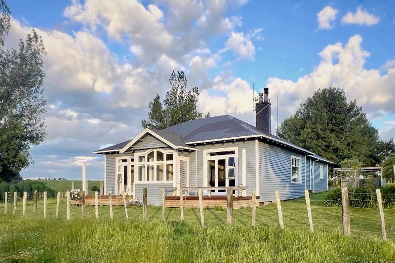 1926 Makino Road, Halcombe, Feilding - Carousel 1