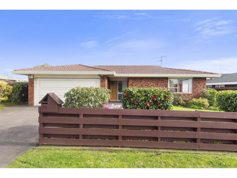 20 Cromdale Avenue, Highland Park, Auckland - Carousel 1