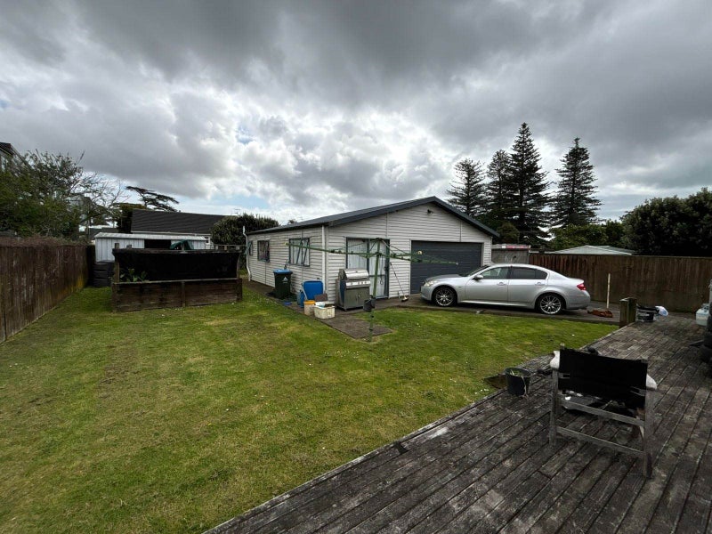 5 Kawiti Avenue, Point England, Auckland - Carousel 2