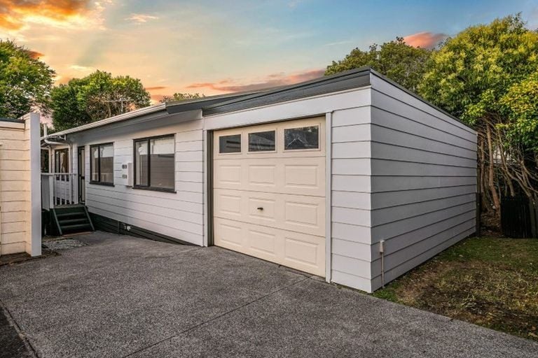 2/25A Clark Road, Pahurehure, Papakura - Carousel 1