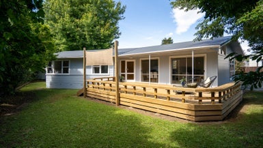 11 Thompson Street, Leamington, Cambridge - Carousel 1