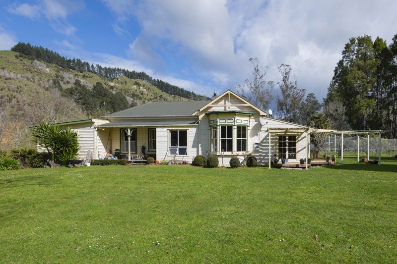 1646 Waimata Valley Road, Waimatā - Carousel 1