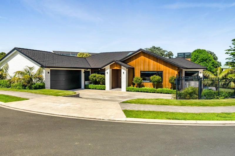 6 Francis Douglas Drive, Westown, New Plymouth - Carousel 2