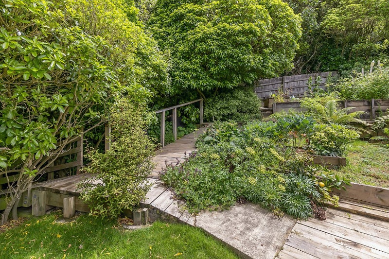 63A Larsen Crescent, Tawa, Wellington - Carousel 29