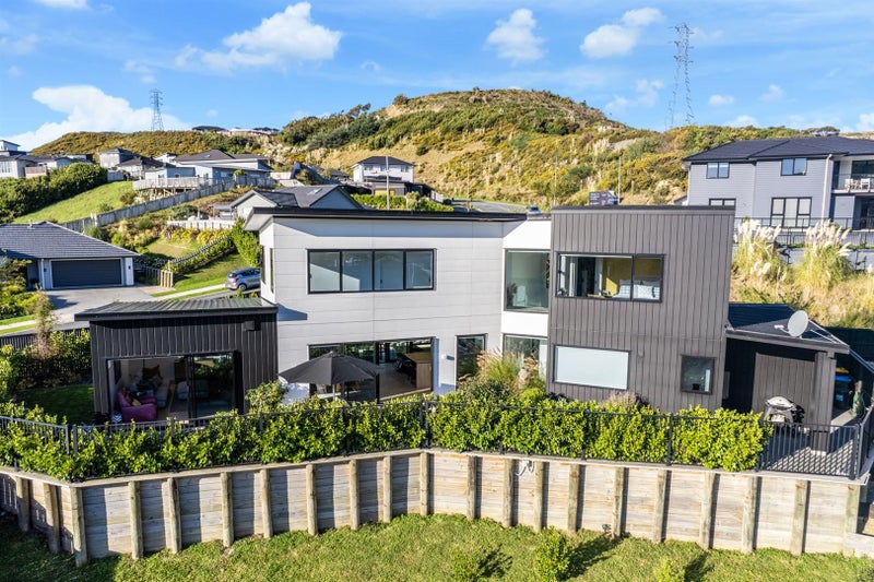 165 Navigation Drive, Whitby, Porirua - Carousel 31