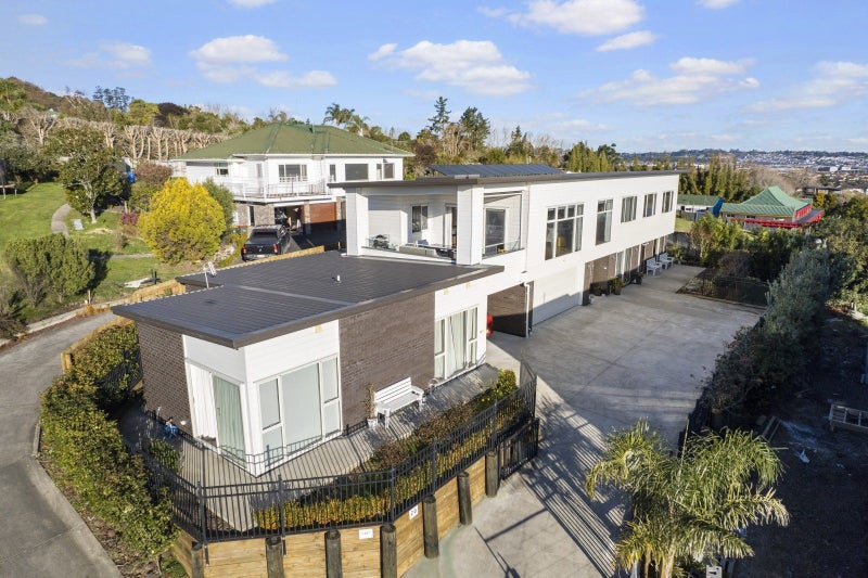 20 Roxborough Place, East Tamaki Heights, Auckland - Carousel 1