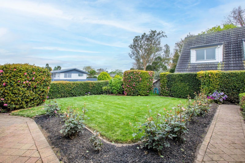 14 Sandalwood Drive, Dinsdale, Hamilton - Carousel 2