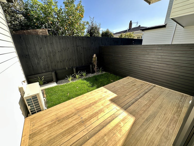 3 Manor Place, Point Chevalier, Auckland - Carousel 11