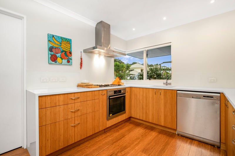 10 Greta Place, Stanmore Bay, Whangaparaoa - Carousel 2