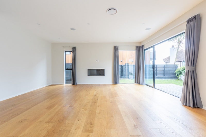 47B Takutai Avenue, Half Moon Bay, Auckland - Carousel 2