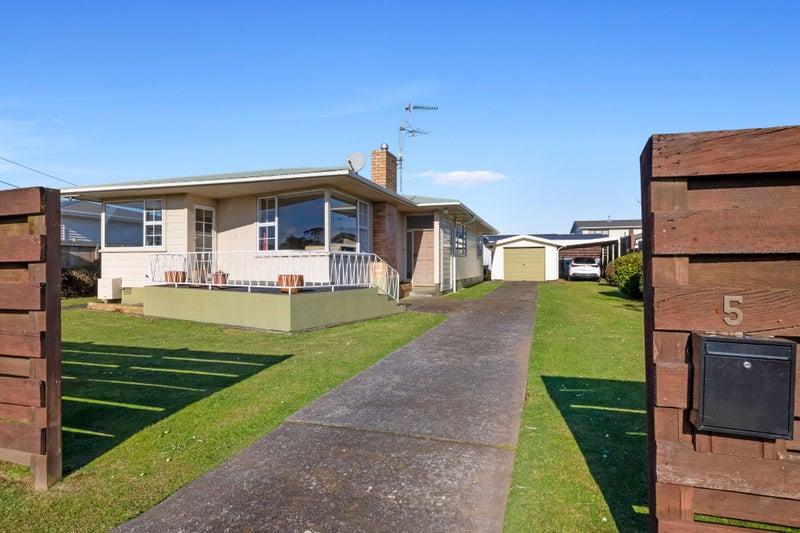 5 Smith Road, Merrilands, New Plymouth - Carousel 23