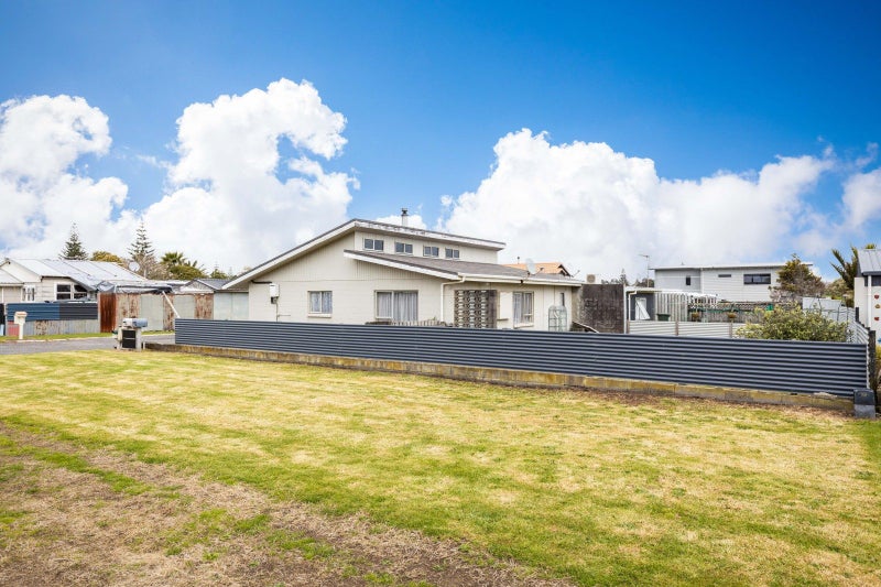89C Leslie Street, Waitara - Carousel 25