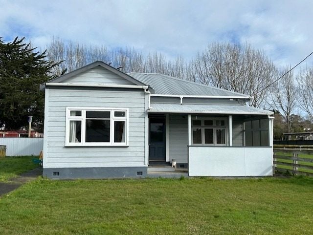 81 Willoughby Street, Halcombe, Feilding - Carousel 1