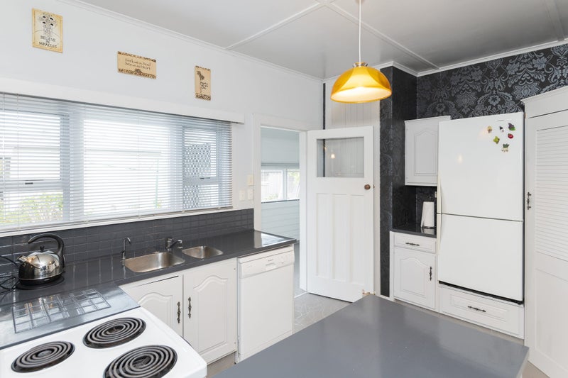 2 Parau Street, Kaiti, Gisborne - Carousel 2