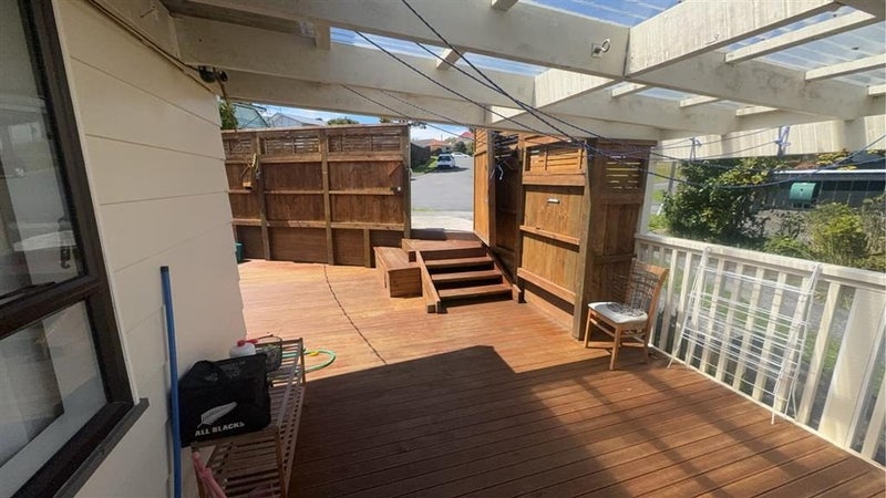 7 Bluff Close, Kelson, Lower Hutt - Carousel 2