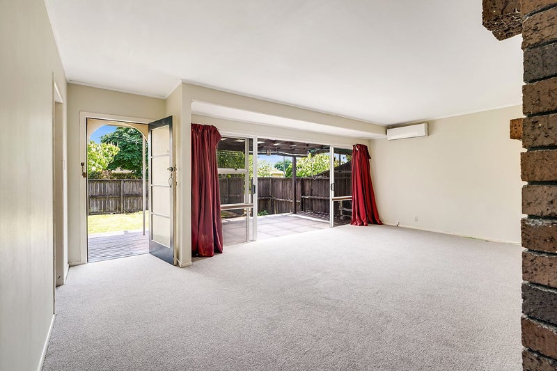 112 Masters Avenue, Silverdale, Hamilton - Carousel 2