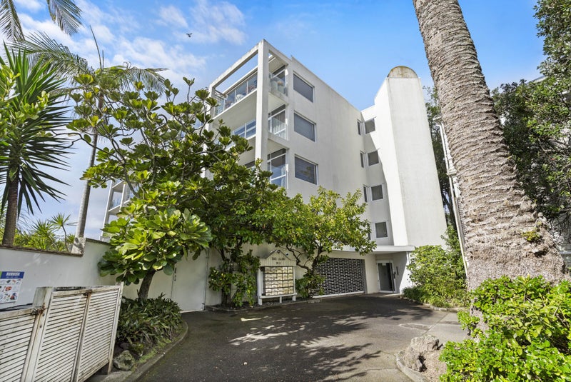 4/3 Hamilton Road, Herne Bay, Auckland - Carousel 2
