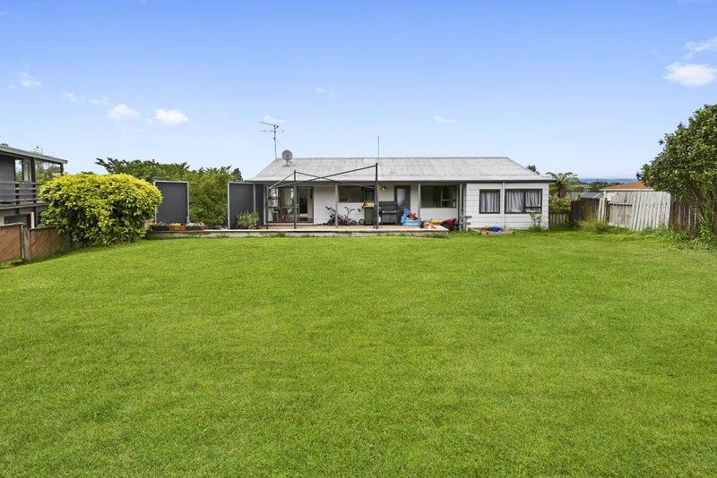 26 Gilbass Avenue, Hamilton Lake, Hamilton - Carousel 11
