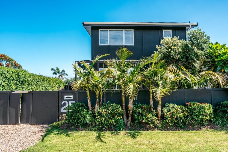 25 Rata Street, Oneroa, Waiheke Island - Carousel 2