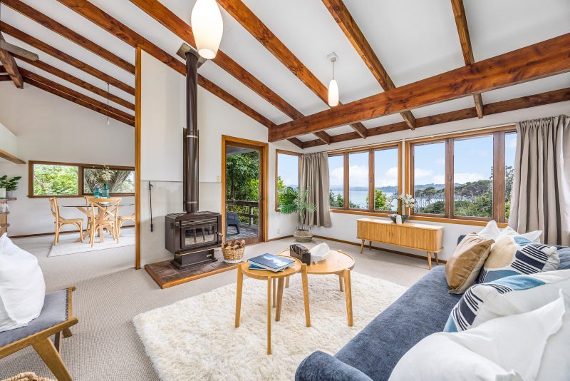 6 Williams Street, Mahurangi East, Warkworth - Carousel 1