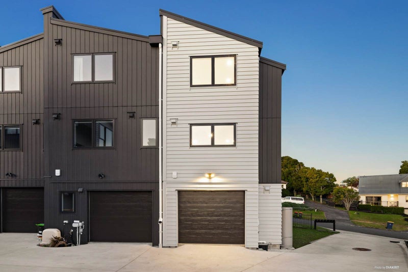 4/13 Crosby Road, West Harbour, Auckland - Carousel 13