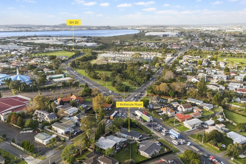 1 Mckenzie Road, Mangere Bridge, Auckland - Carousel 27