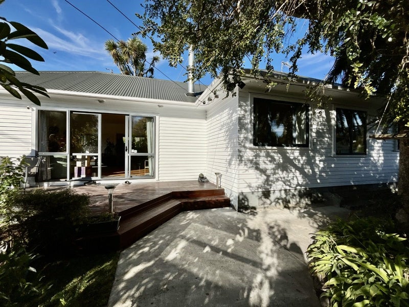 6 Armstrong Avenue, Saint Martins, Christchurch - Carousel 2