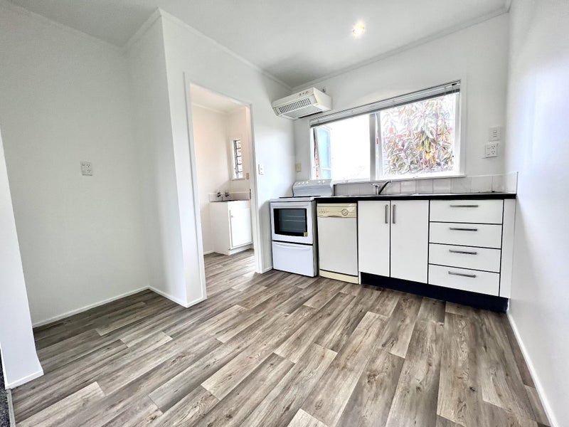 2/12 Aramoana Avenue, Devonport, Auckland - Carousel 2