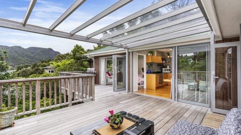 2E Foster Avenue, Huia, Auckland - Carousel 1