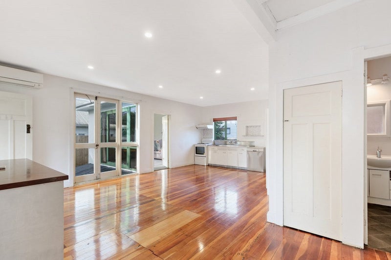 121A Forest Lake Road, Forest Lake, Hamilton - Carousel 2